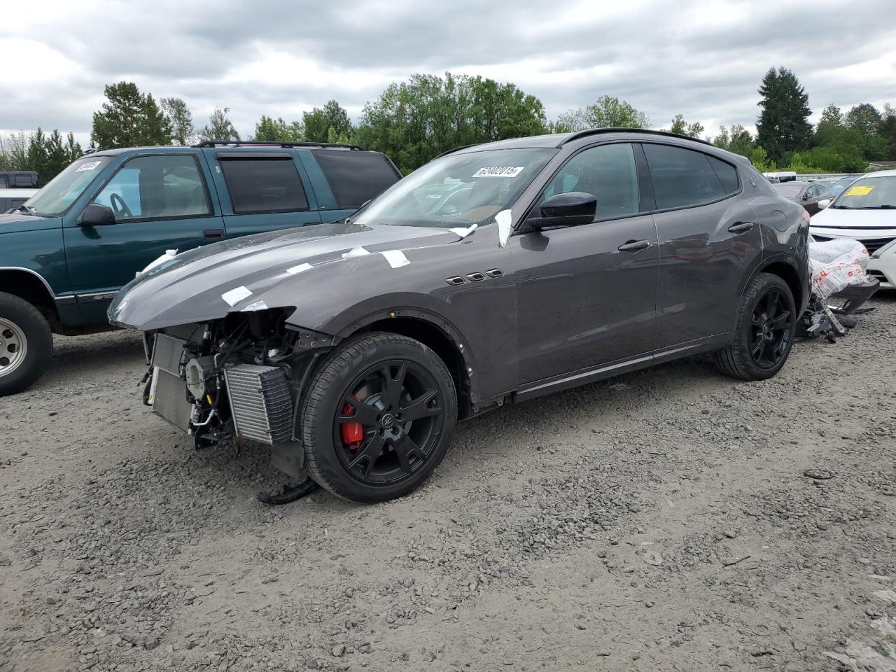 MASERATI LEVANTE BASE