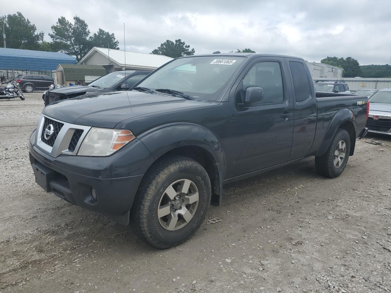 NISSAN FRONTIER SV