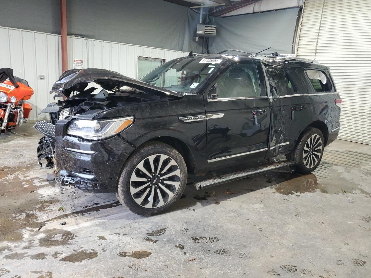 LINCOLN NAVIGATOR RESERVE