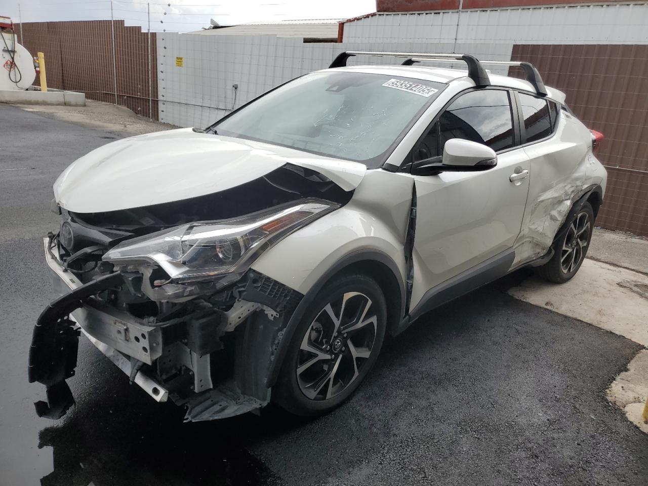 TOYOTA C-HR XLE