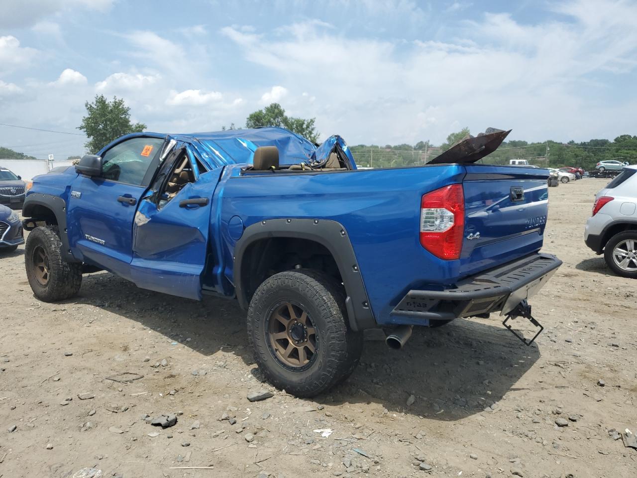 TOYOTA TUNDRA CREWMAX SR5