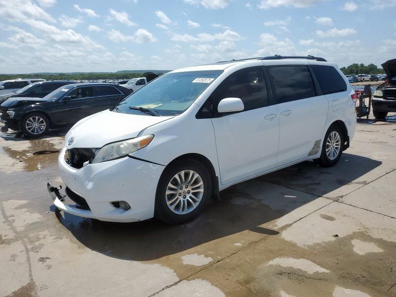 TOYOTA SIENNA XLE