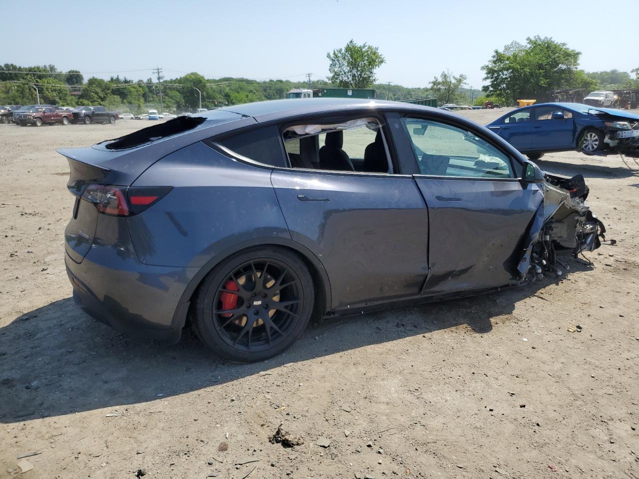 TESLA MODEL Y