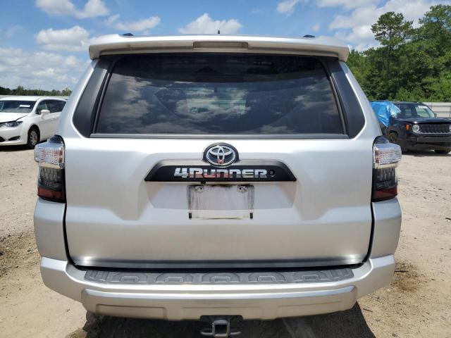 2018 TOYOTA 4RUNNER SR JTEBU5JR4J5602620