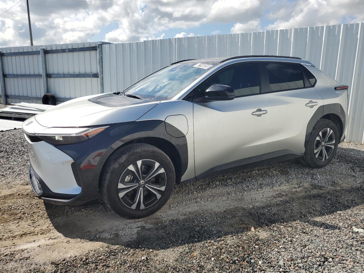 TOYOTA BZ4X XLE