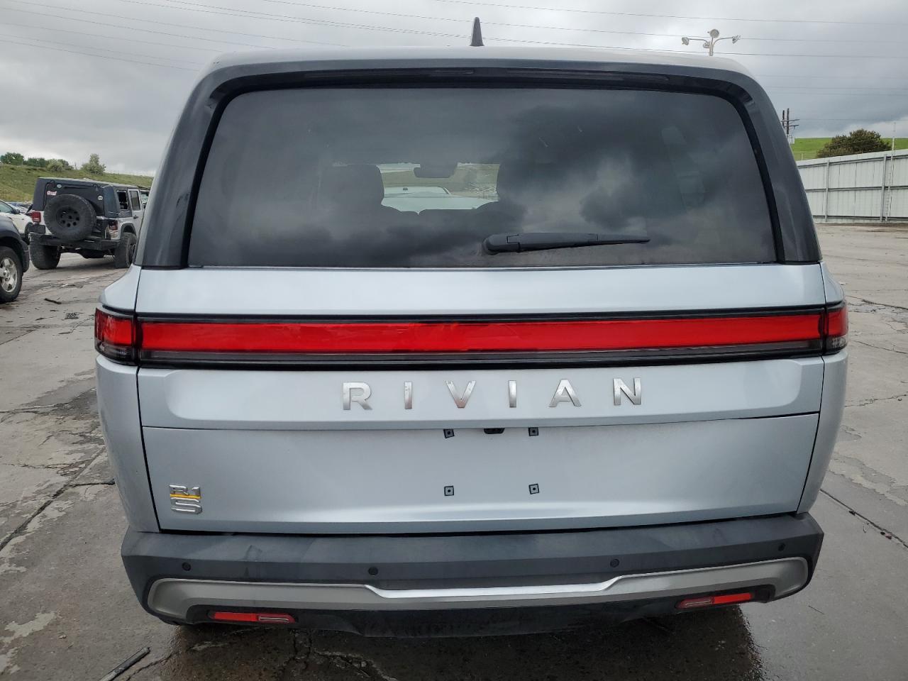 RIVIAN R1S ADVENTURE