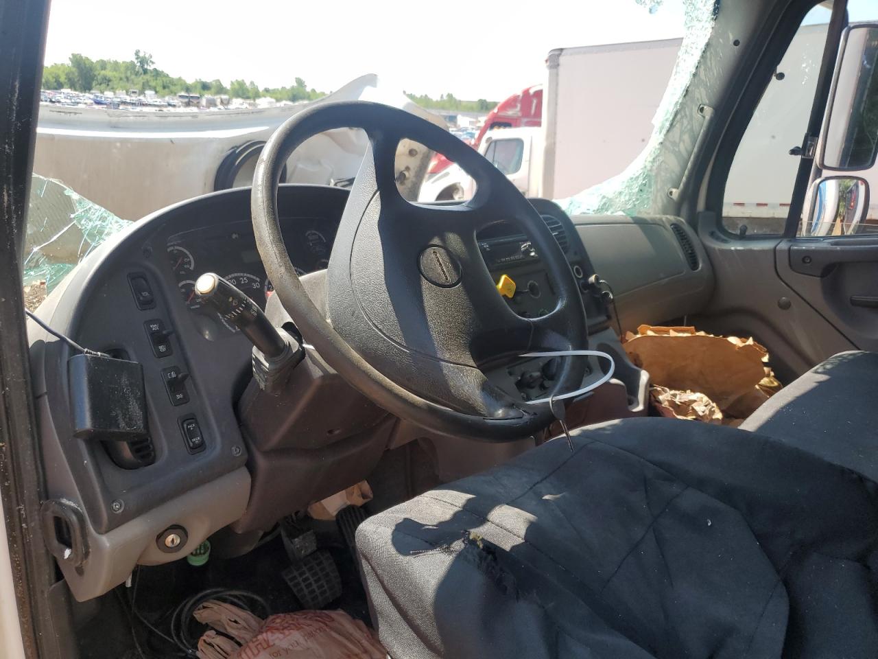 Lot #3297042509 2016 FREIGHTLINER M2 106 MED