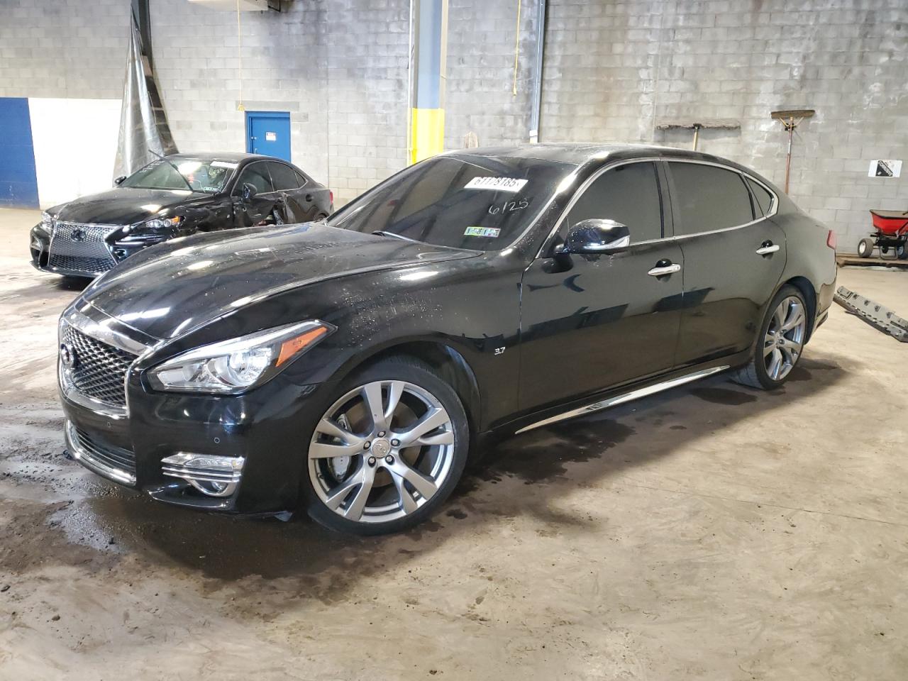 INFINITI Q70 3.7 LUXE