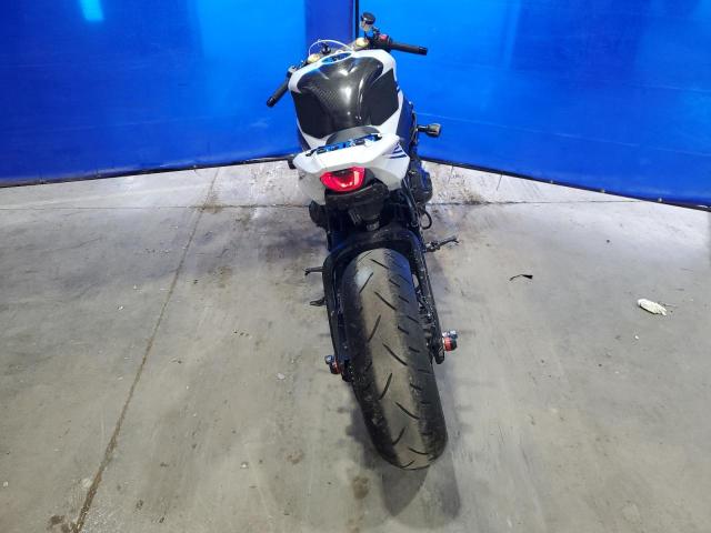 2023 SUZUKI GSX-R1000 JS1DM11B7P7100572