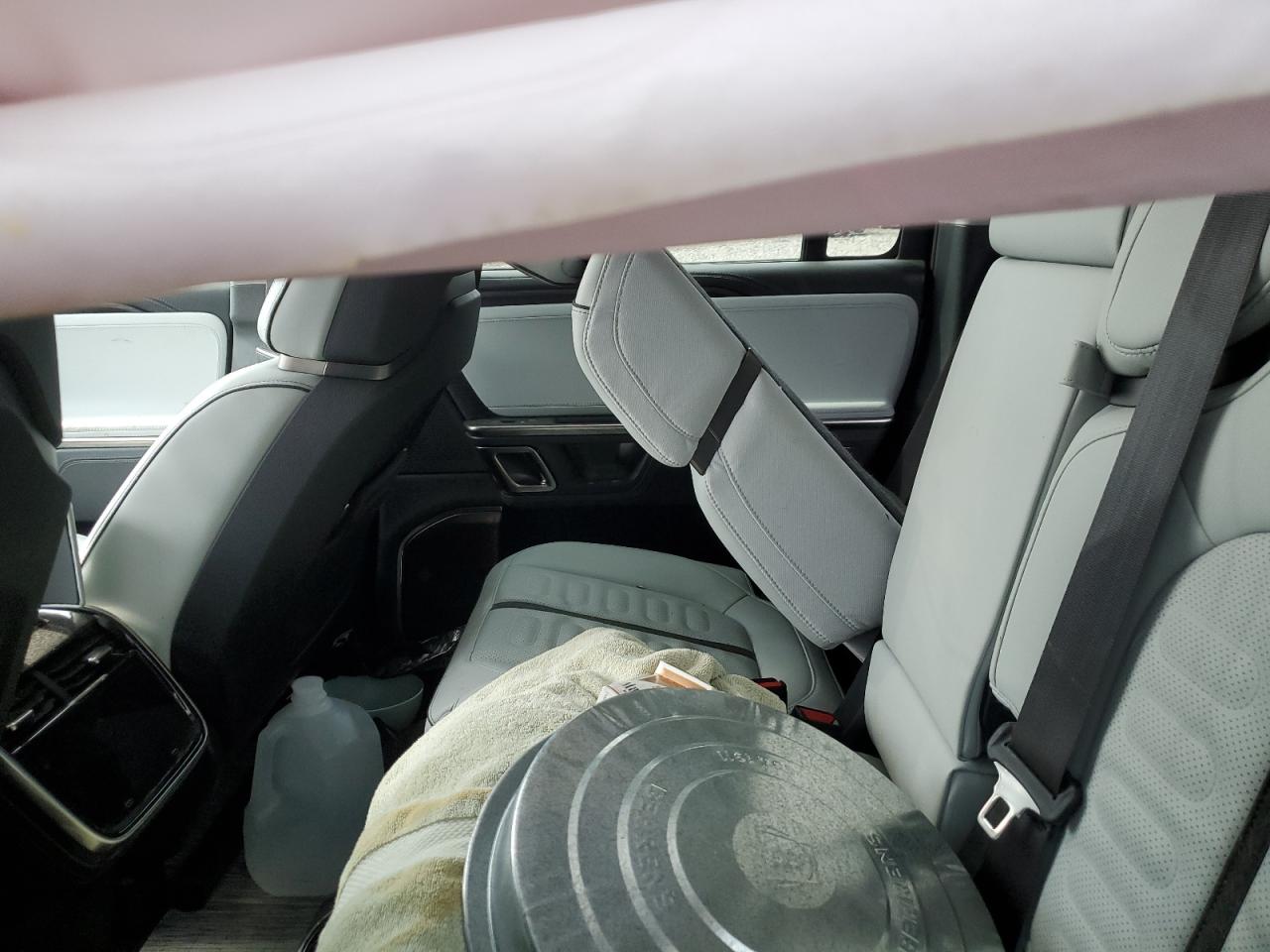 RIVIAN R1S ADVENTURE