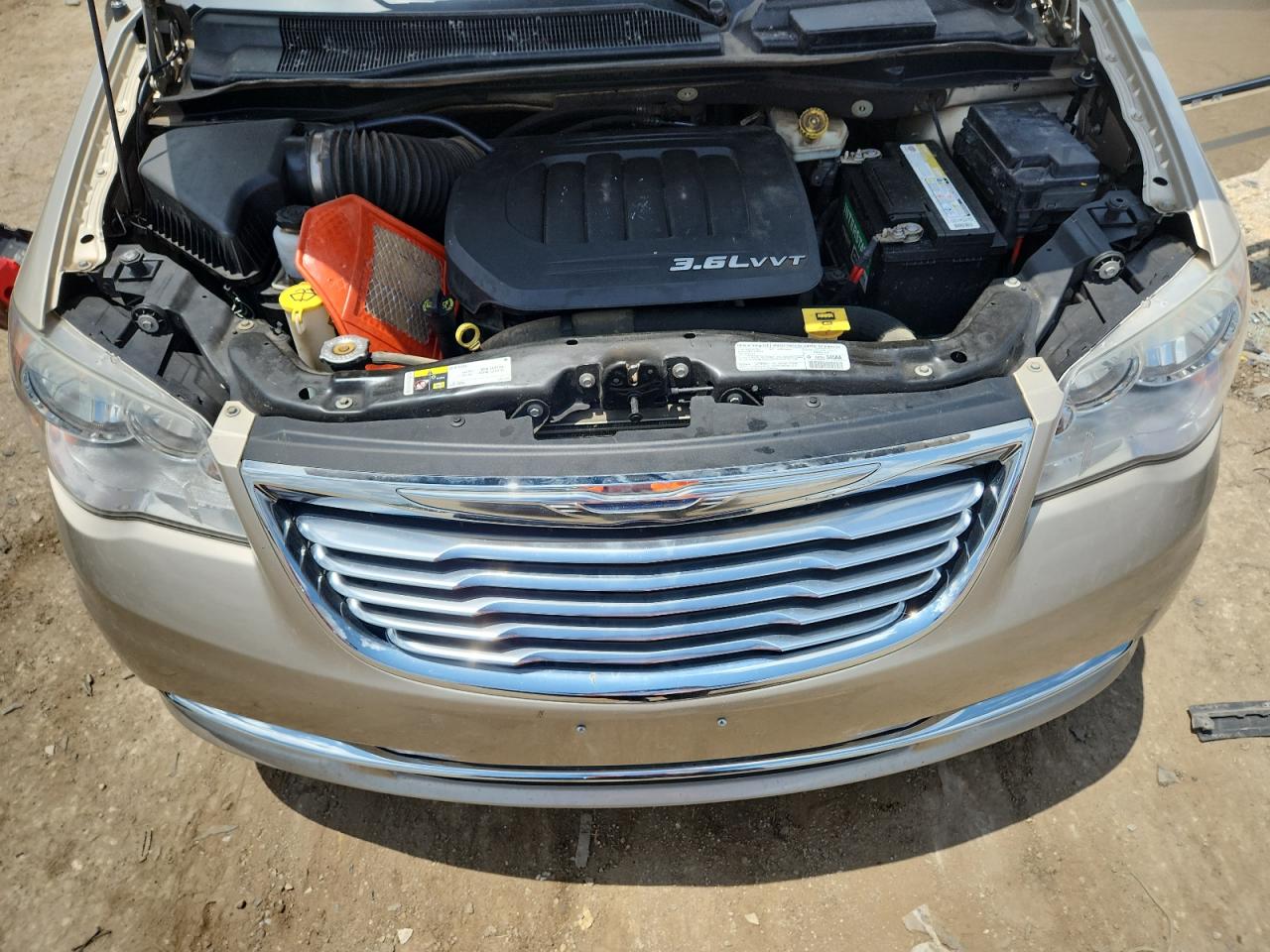 CHRYSLER TOWN & COUNTRY TOURING L