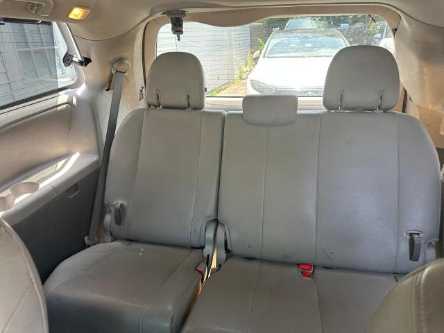 2018 TOYOTA SIENNA XLE 5TDDZ3DC2JS195594
