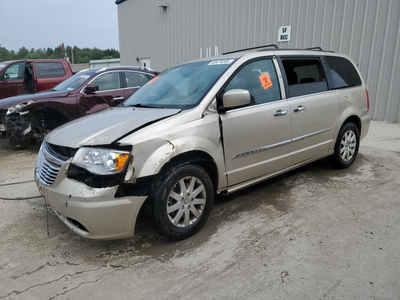 CHRYSLER TOWN & COUNTRY TOURING
