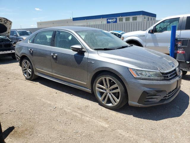 2017 VOLKSWAGEN PASSAT R-L 1VWDT7A33HC025833
