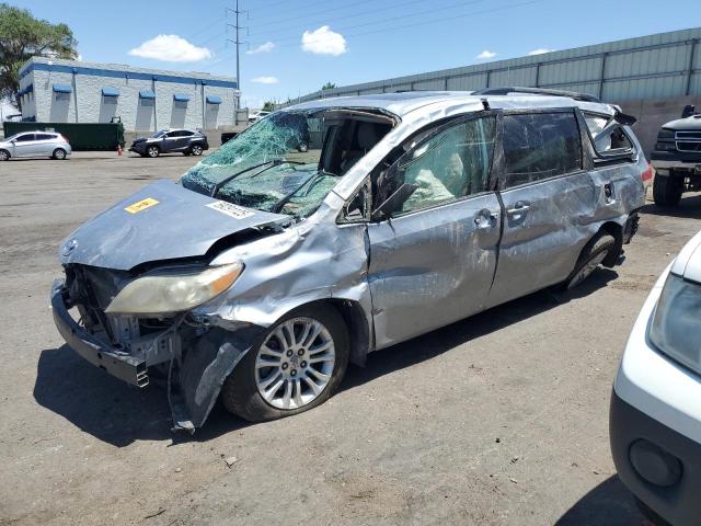 TOYOTA SIENNA XLE