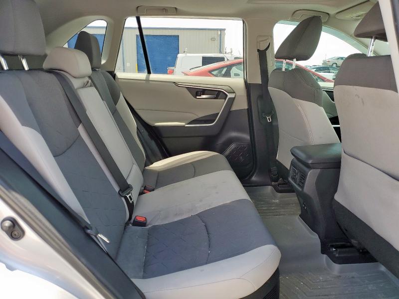 2019 TOYOTA RAV4 XLE - 2T3RWRFV7KW040197