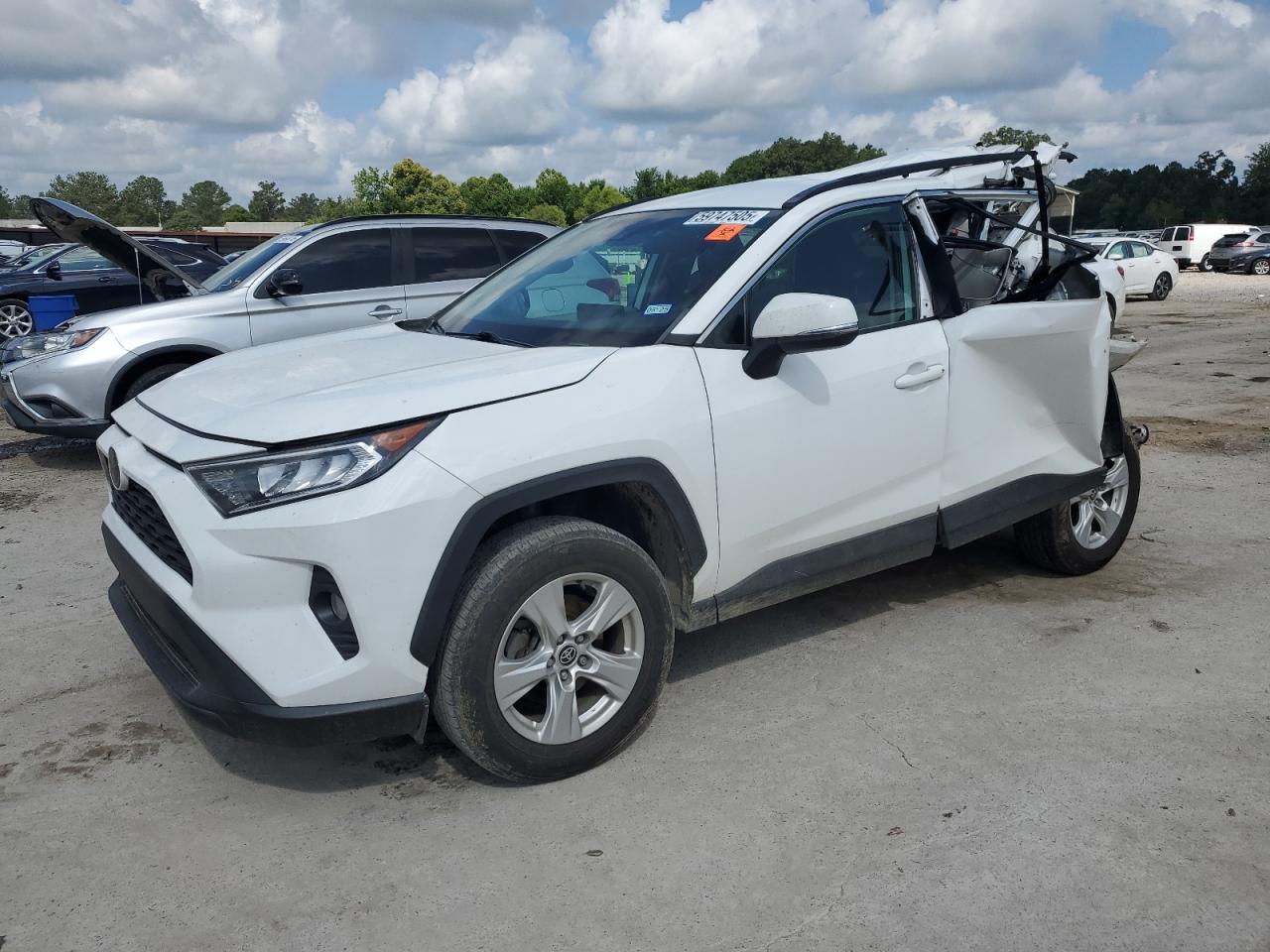 TOYOTA RAV4 XLE