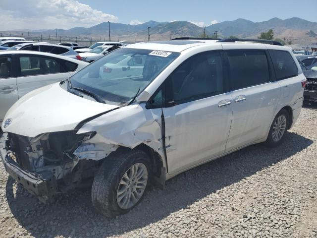 2015 TOYOTA SIENNA XLE - 5TDYK3DC3FS628594