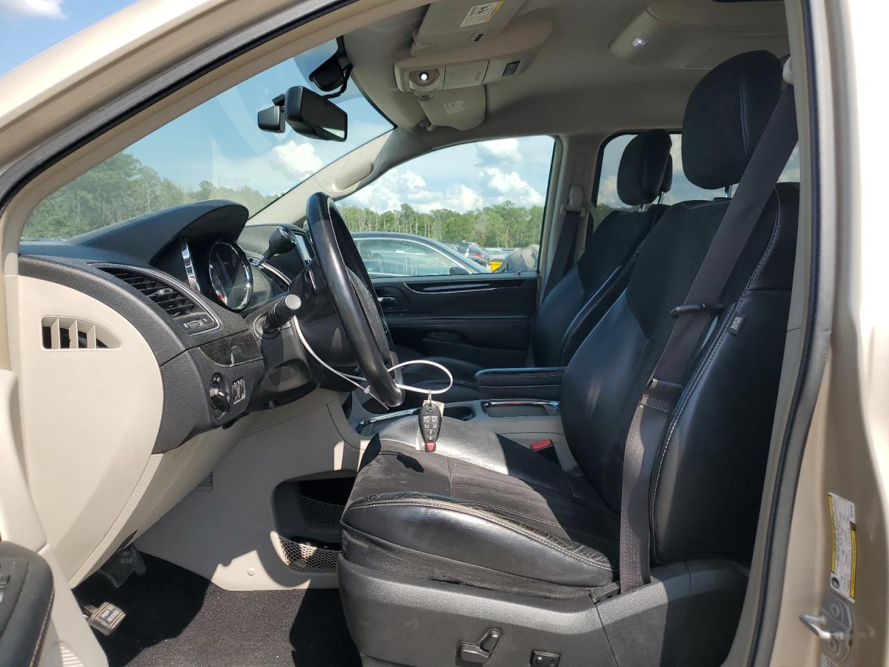 CHRYSLER TOWN & COUNTRY LIMITED