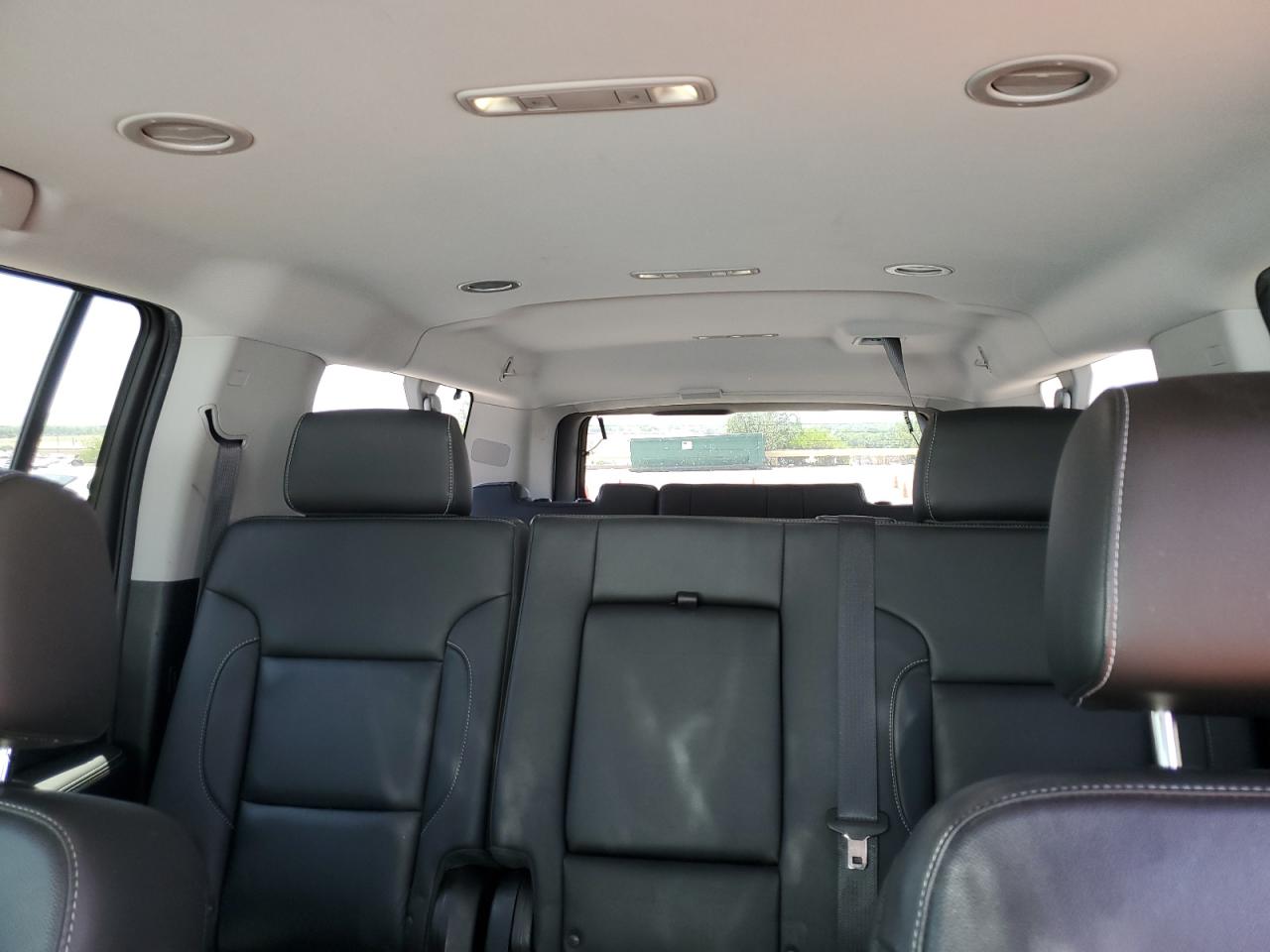 CHEVROLET SUBURBAN C1500 LT