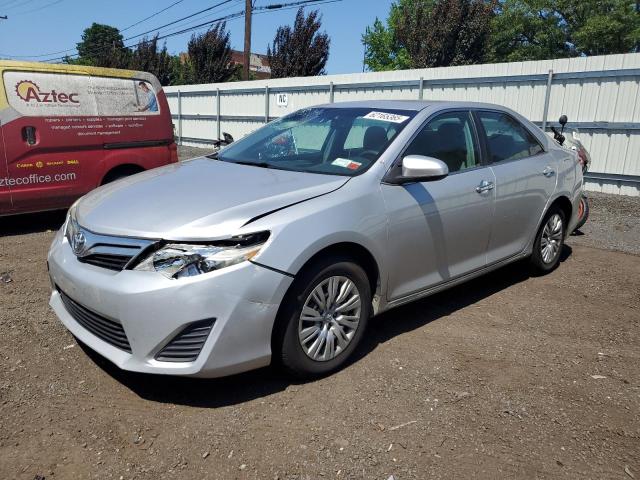 TOYOTA CAMRY BASE