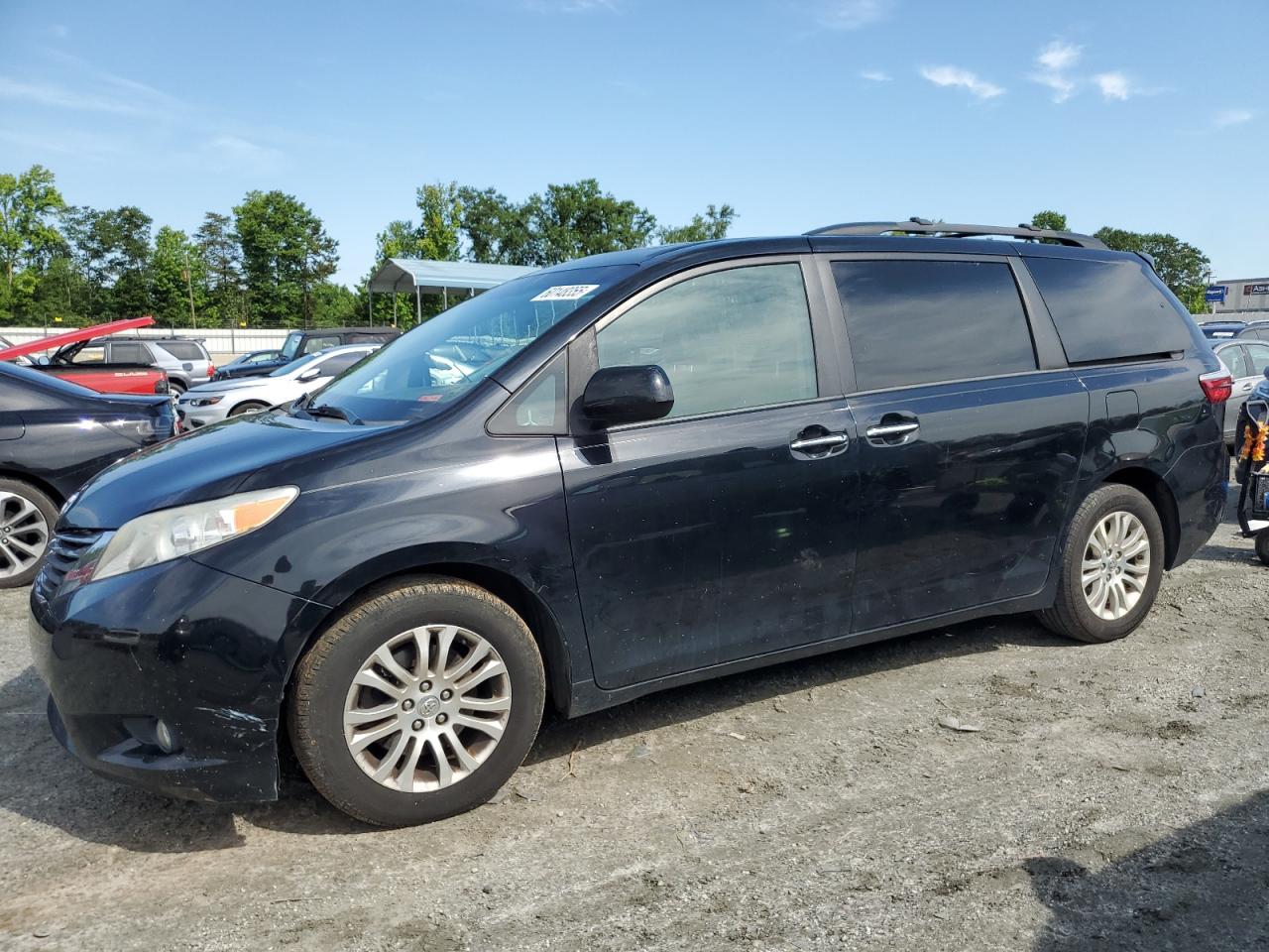 TOYOTA SIENNA XLE