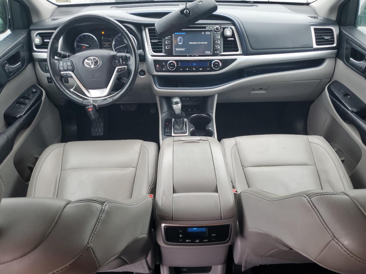 TOYOTA HIGHLANDER SE