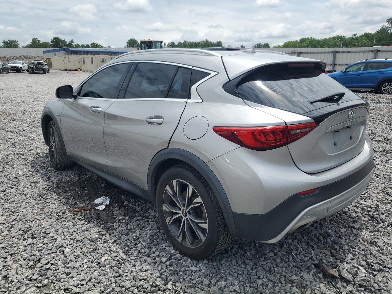 INFINITI QX30 BASE