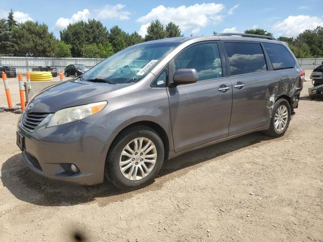 TOYOTA SIENNA XLE