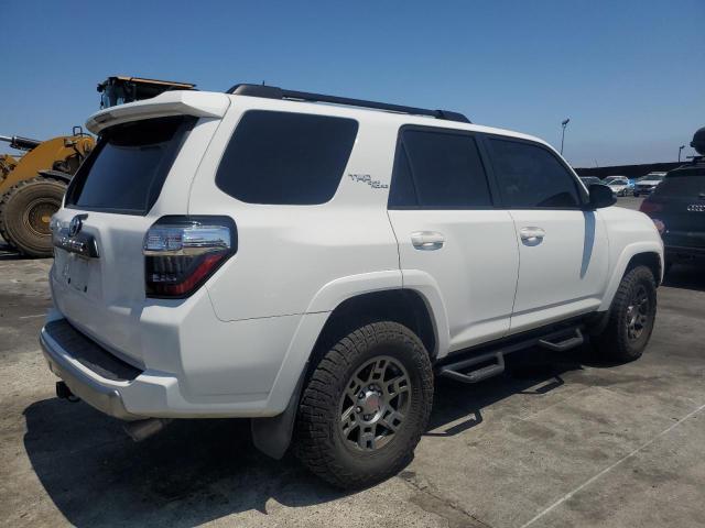 2019 TOYOTA 4RUNNER SR JTEBU5JRXK5648602