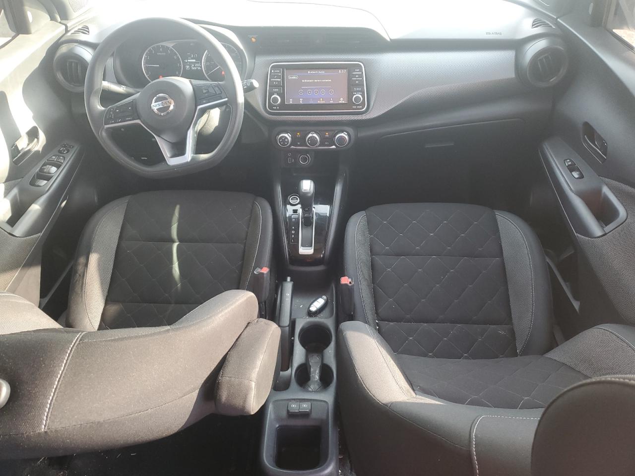 NISSAN KICKS S