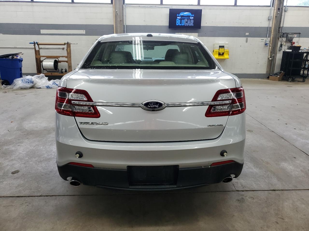 FORD TAURUS SE