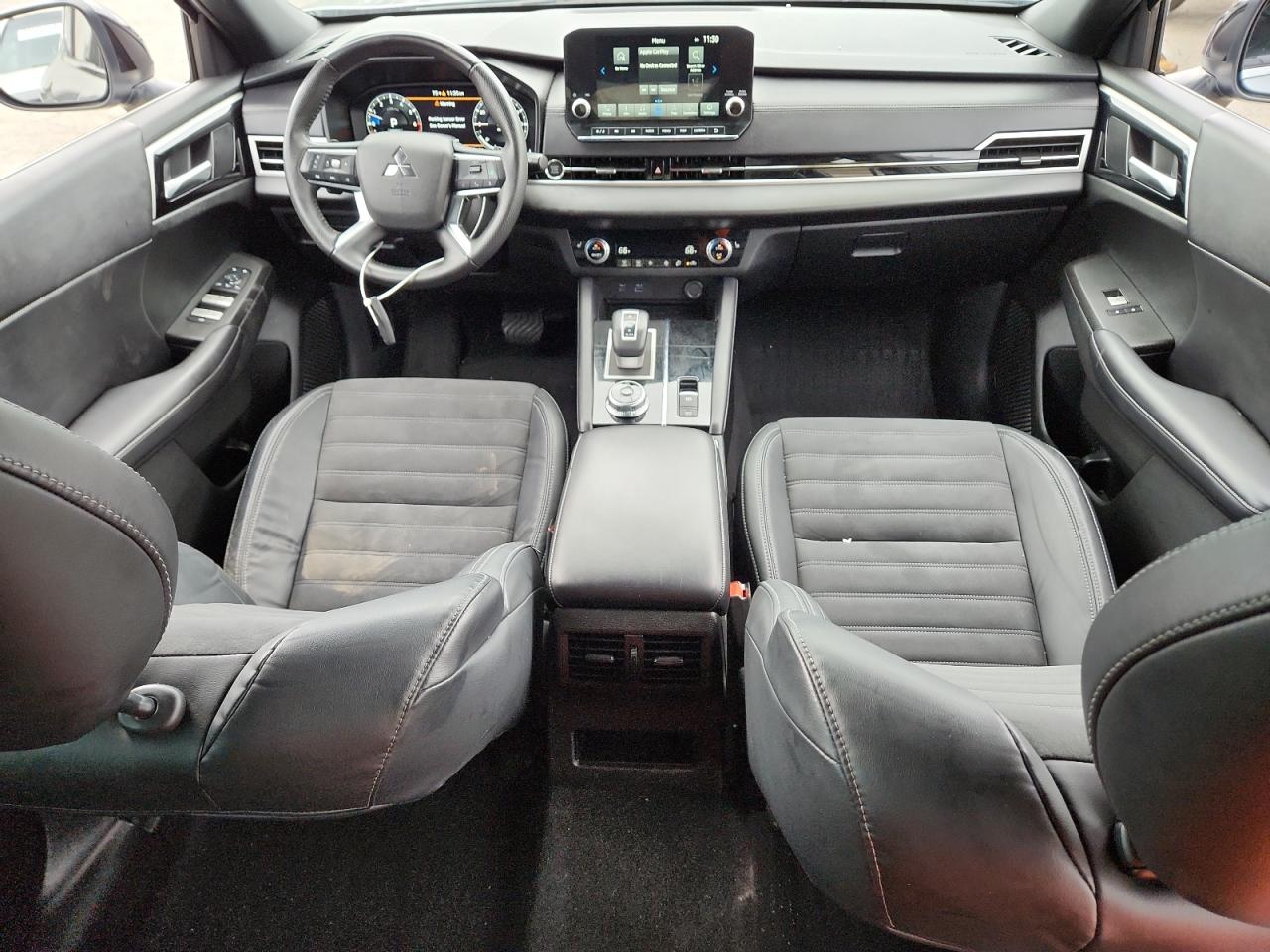 MITSUBISHI OUTLANDER SE