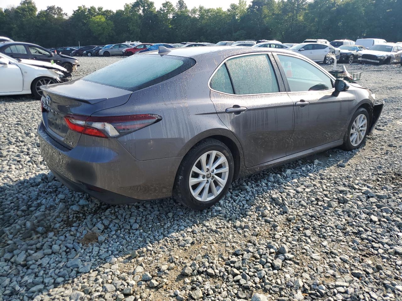 Toyota Camry le 2022