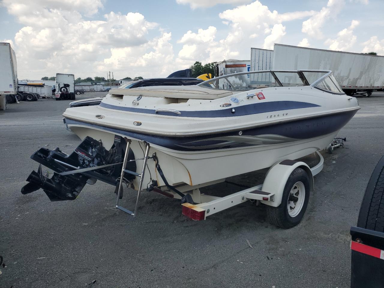 Lot #3182579859 1999 MAXUM BOAT