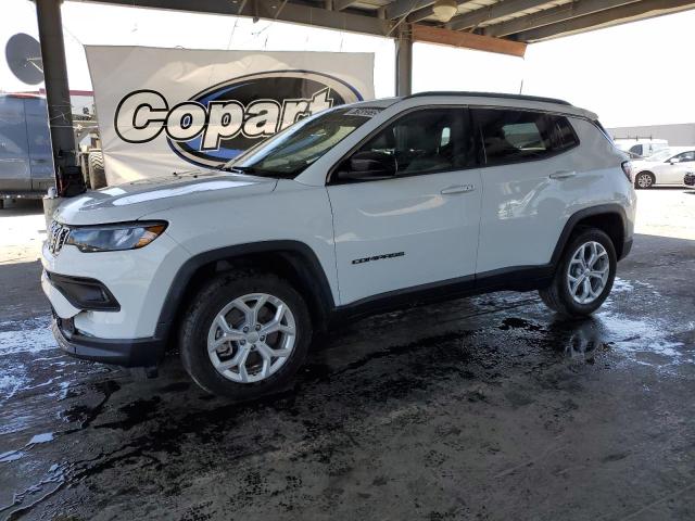 Vin: 3c4njdbn7rt110322, lot: 61932235, jeep compass latitude 2024 img_1
