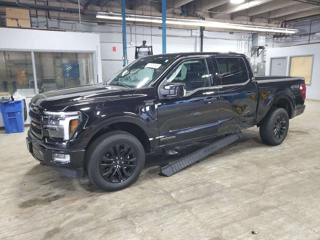 FORD F-150 LARIAT