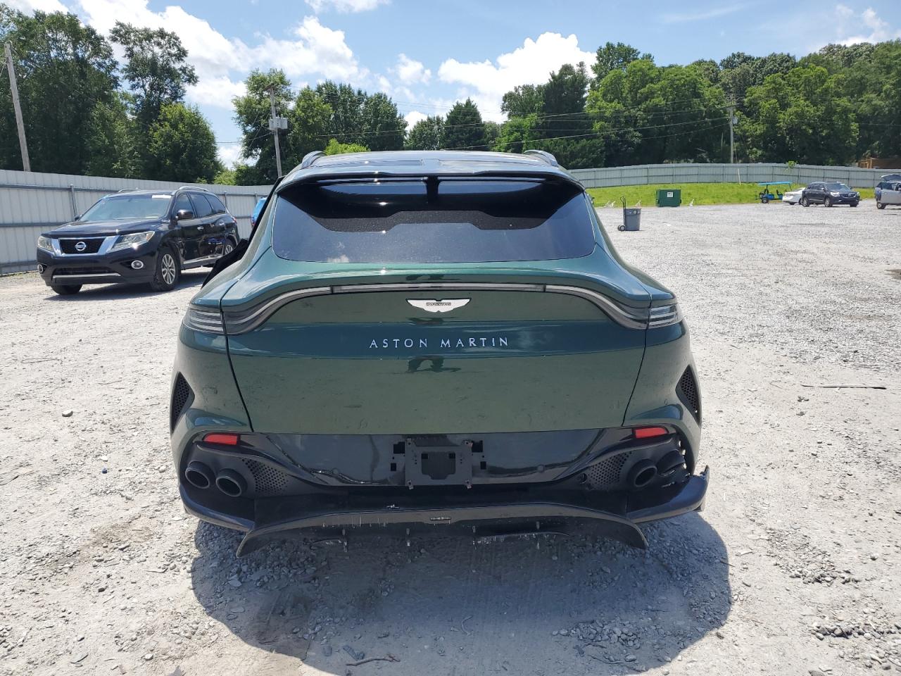 ASTON MARTIN DBX 707