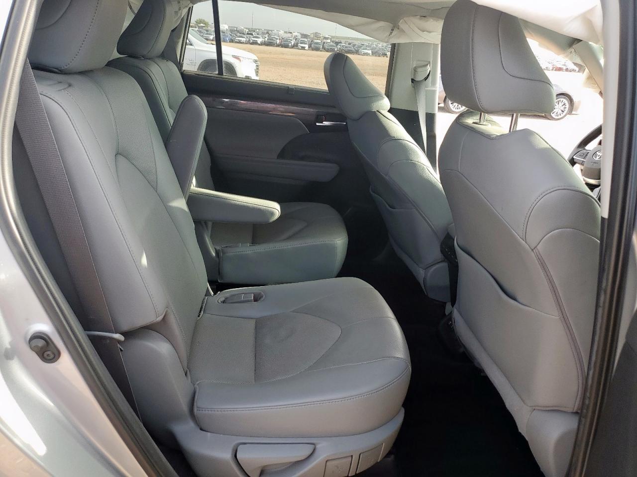 Toyota Highlander 2020