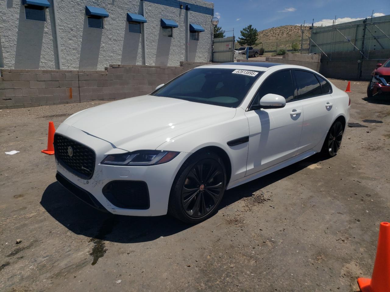 JAGUAR XF R-DYNAMIC SE