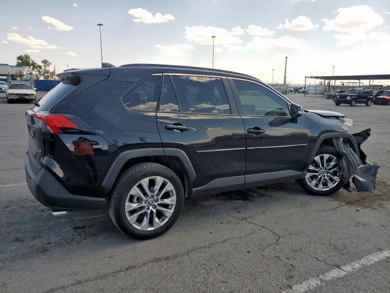 2020 TOYOTA RAV4 XLE P JTMC1RFV5LD056630