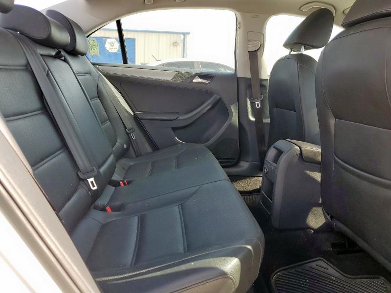 2015 VOLKSWAGEN JETTA TDI 3VWLA7AJ3FM332897