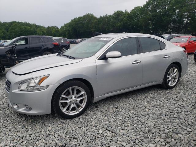 NISSAN MAXIMA S