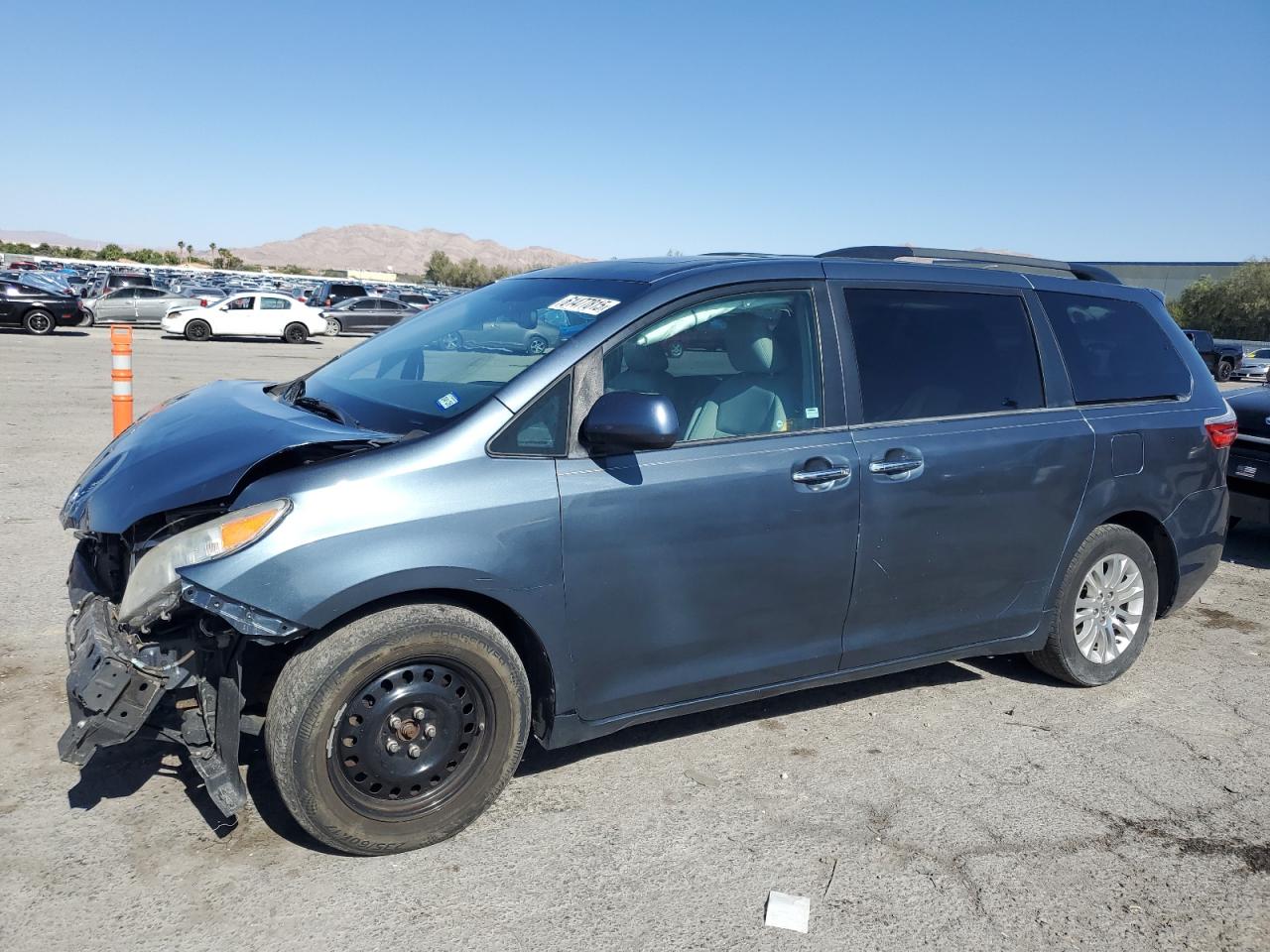 TOYOTA SIENNA XLE