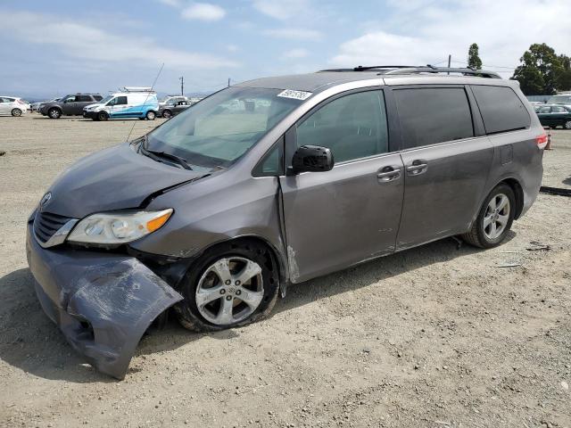 TOYOTA SIENNA LE