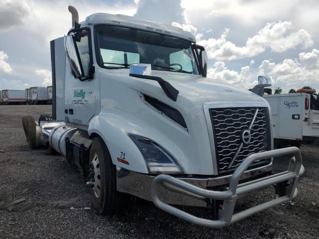 VOLVO VNL