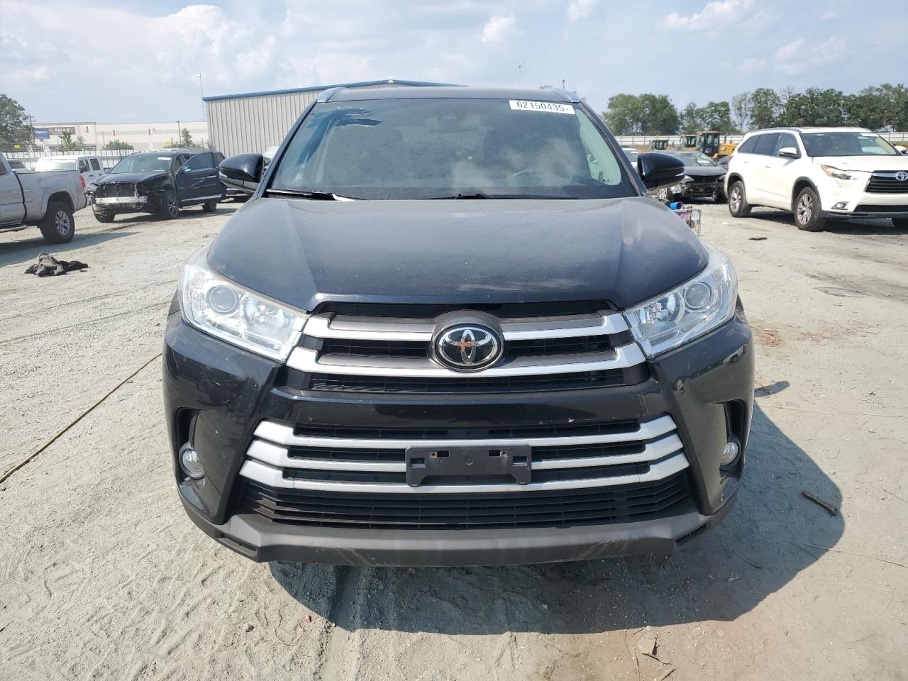 TOYOTA HIGHLANDER SE