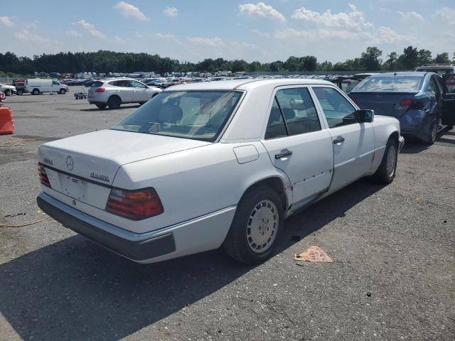 Vin: wdbed30e7pb915559, lot: 62641255, mercedes-benz 300-class e 4matic 19933