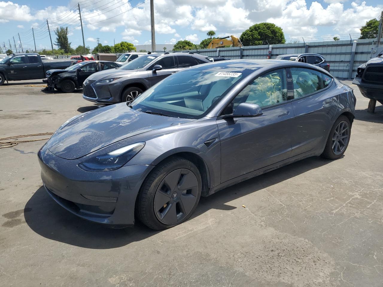 TESLA MODEL 3