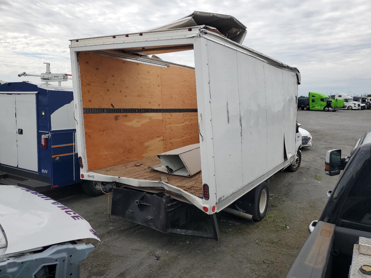 FORD ECONOLINE E350 SUPER DUTY CUTAWAY VAN